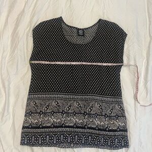 Black and White Patterned Women's Top